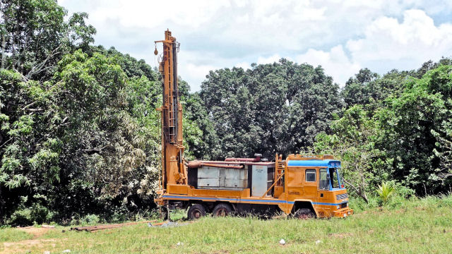 01 - borehole drilling Makobe
